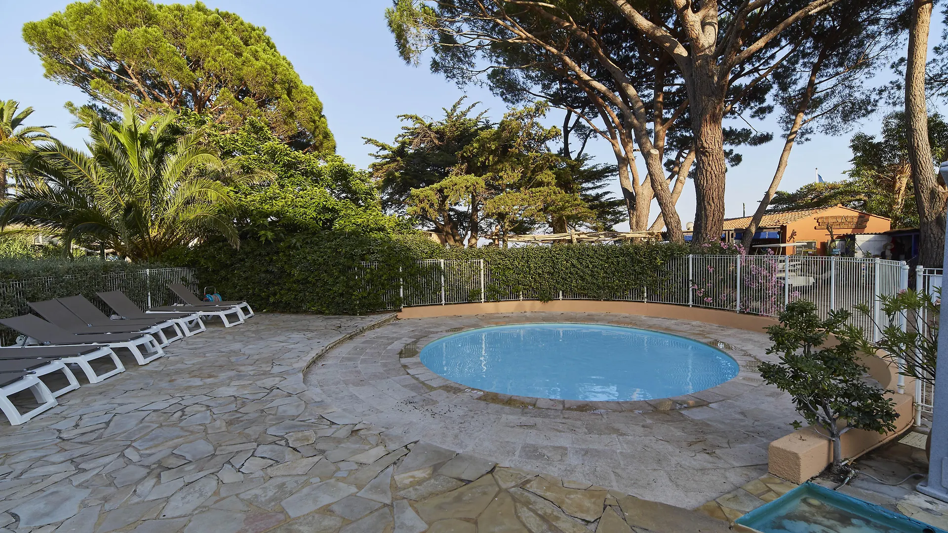 Residence Pierre & Vacances L'Anse De Pramousquier Le Lavandou Apart Otel