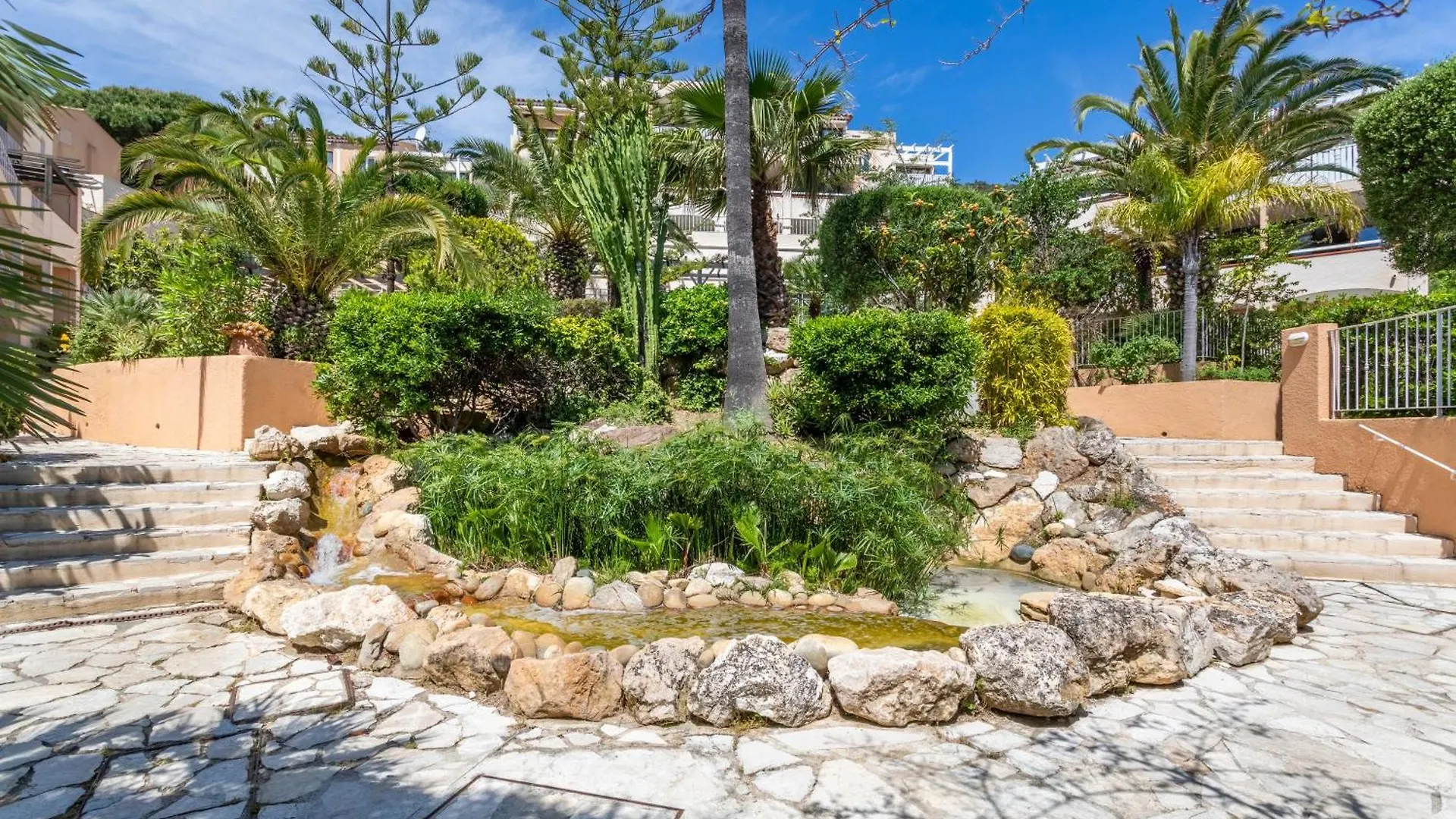 Residence Pierre & Vacances L'Anse De Pramousquier Le Lavandou Fransa