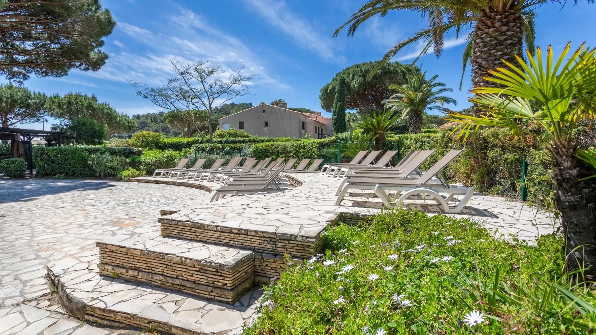 Residence Pierre & Vacances L'Anse De Pramousquier Le Lavandou 3*,  Fransa